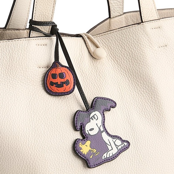 Vera Bradley Accessories - Vera Bradley Limited Edition Peanuts Snoopy Halloween Bag Charm Keychain NWT